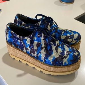 Women shoes, used, in excellent conditions. Good price!